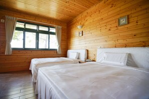 典雅山景四人房 | 遮光布/窗簾、隔音、免費無線上網、床單