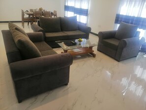 Deluxe Double Room | Living area - Signature Kandy (Kandy)