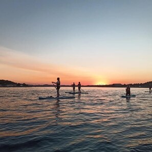 Apartamento, baño privado, vistas al patio (Luxury Apartment at Rwy) | Miscelánea