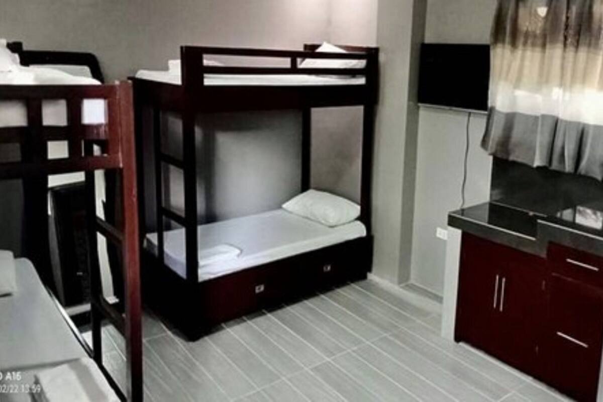 Family Room | Langsir/tirai gelap terus, Wi-fi percuma, cadar katil 