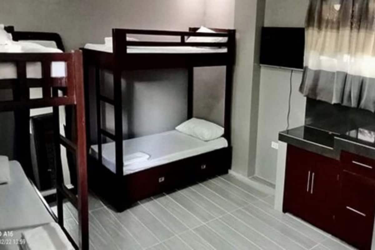 Family Room | Blackout drapes, free WiFi, bed sheets