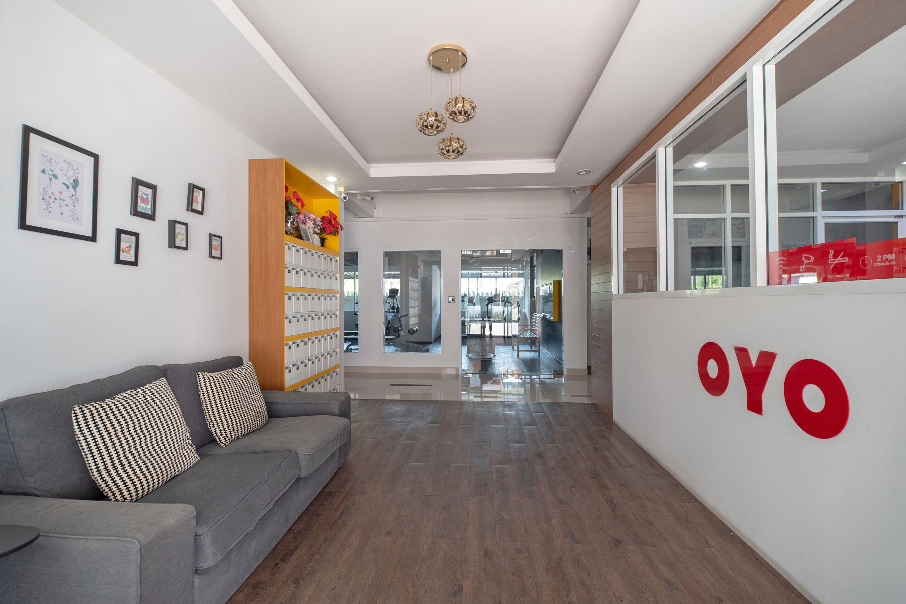 ฝ่ายต้อนรับ