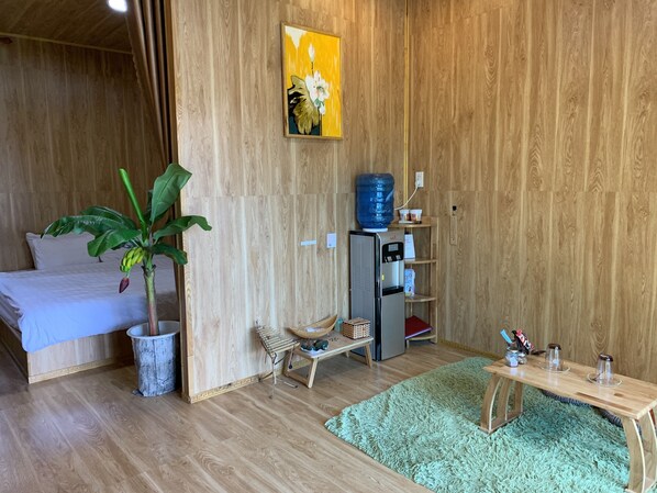 Desk, iron/ironing board, rollaway beds, free WiFi