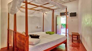 1 bedroom, free WiFi, bed sheets
