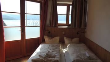 Hypo-allergenic bedding, WiFi