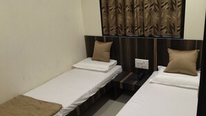 Room - Hotel Honest (Mumbai)