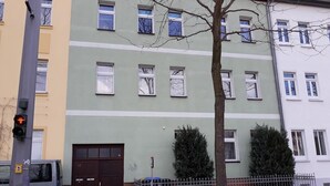 Front of property - Aleksandra & Daria (Erfurt)