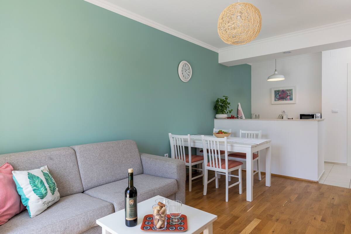 Standard Apartment | In-room safe, soundproofing, free WiFi, bed sheets