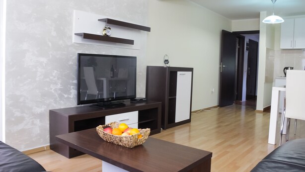 Unclassified image, 1 of 6, button - PM Test Property (Belgrade)