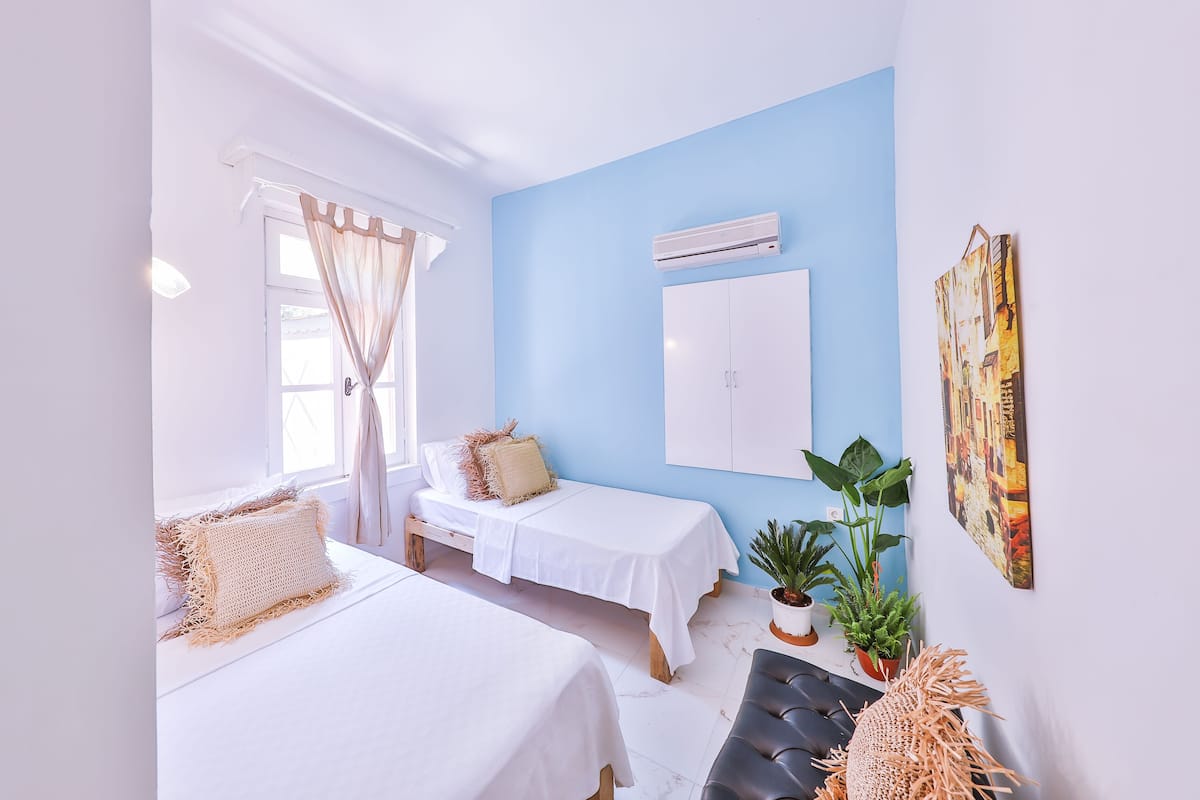 1 bedroom, premium bedding, in-room safe, desk