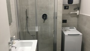 Apartment, 1 Schlafzimmer | Badezimmer