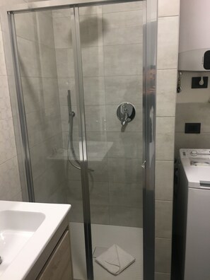 Apartment, 1 Bedroom | Bathroom shower