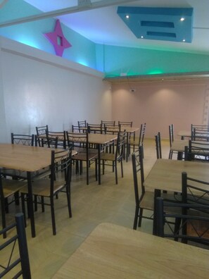 Desayuno continental incluido todos los días 