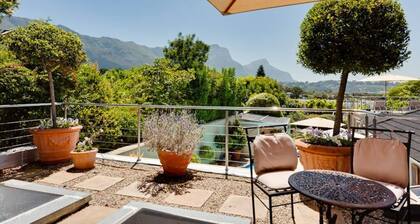 Lavender Cottage Upstairs 2 Bedrooms,2 Bathrooms with Magnificent mountain views