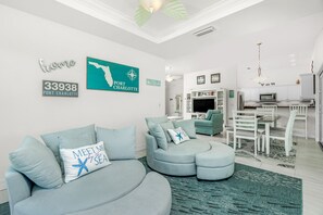 Smart TV, lettore DVD, libri, videoteca