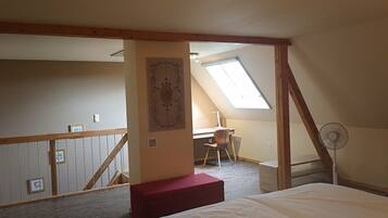 1 chambre, bureau, Wi-Fi gratuit, draps fournis