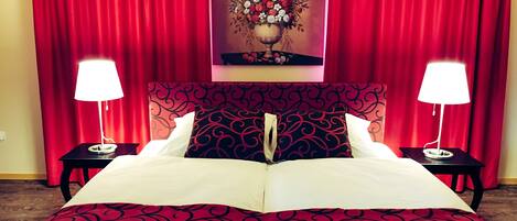 1 soverom, skrivebord, wi-fi (inkludert) og sengetøy