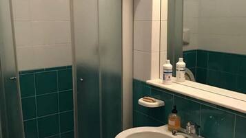 Dusche, Whirlpool, Bidet
