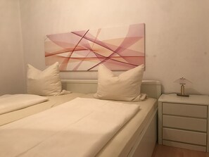 Apartment | Individually decorated, free WiFi, bed sheets