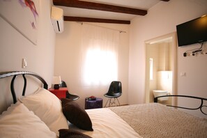 Double Room | Premium bedding, down comforters, individually decorated - Rooms Beljan (Trogir)