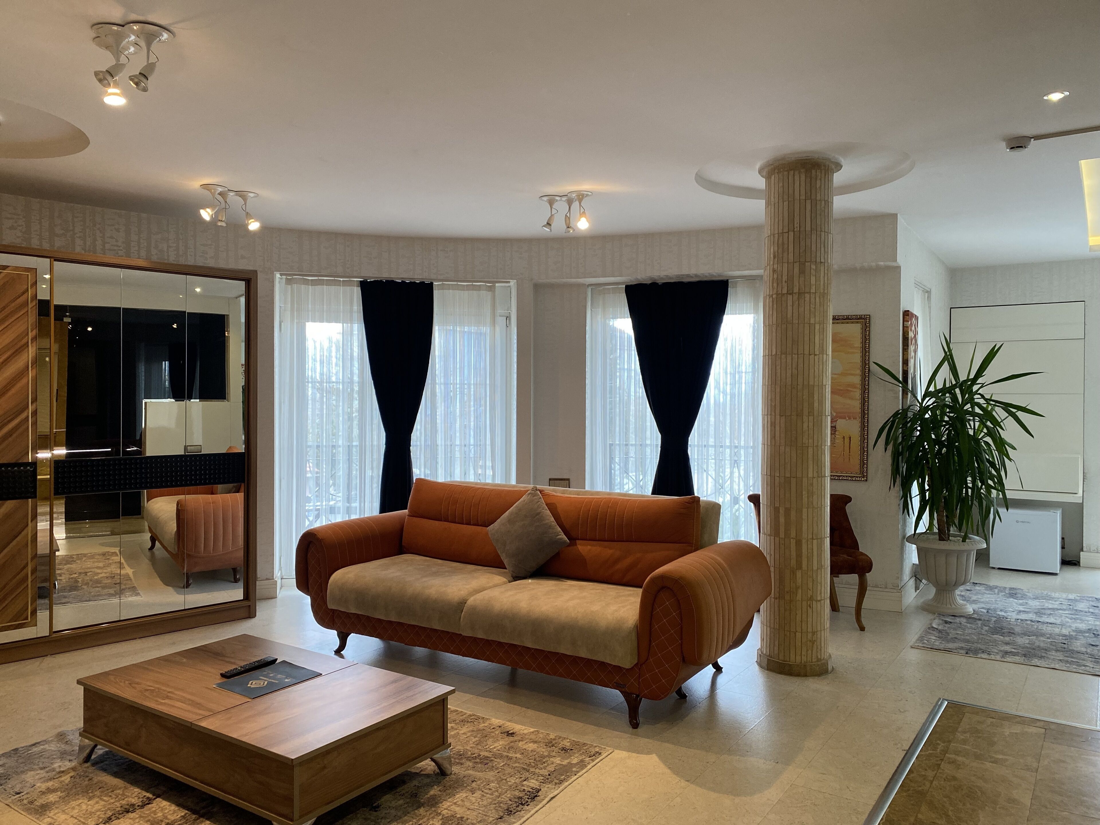 exclusive studio suite, jetted tub, city view | frette italian sheets, premium bedding, down duvets, memory-foam beds