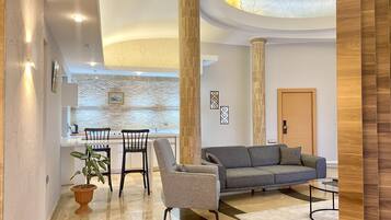 Suite Majestueuse, baignoire, vue ville | Draps italiens Frette, literie de qualité supérieure