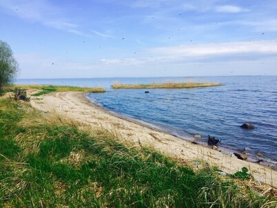 Vacation home Jagoda, fenced property for family and dog close to the water 