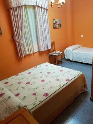 Habitación con 1 cama matrimonial o 2 individuales