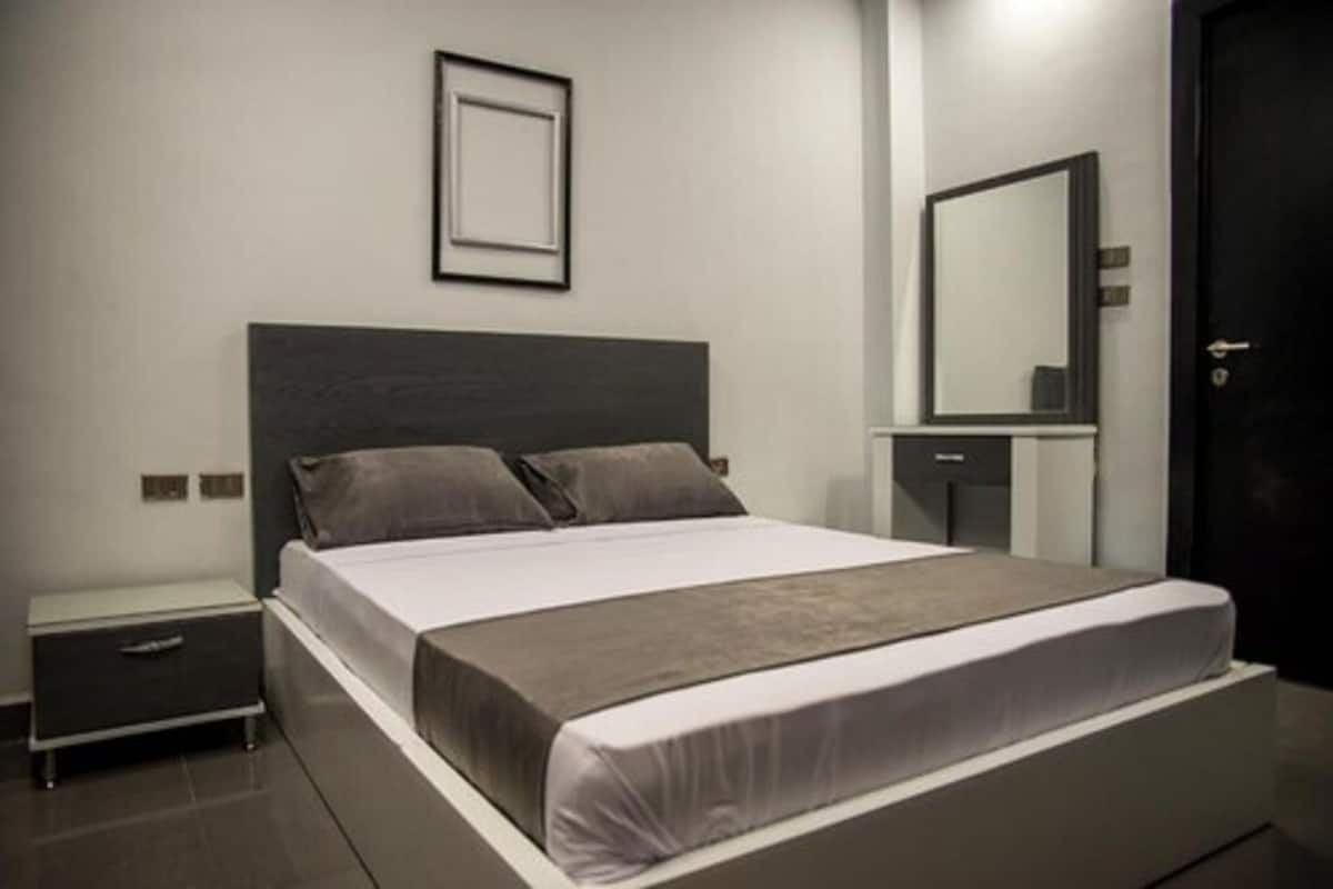 In-room safe, blackout drapes, iron/ironing board, free WiFi