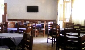 Breakfast, lunch and dinner served - Marvin Hotel (Nakuru)