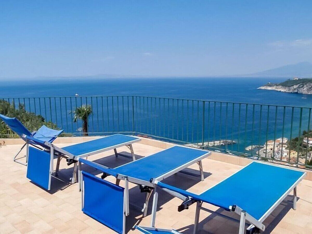 Private Villa With Pool and Sea View