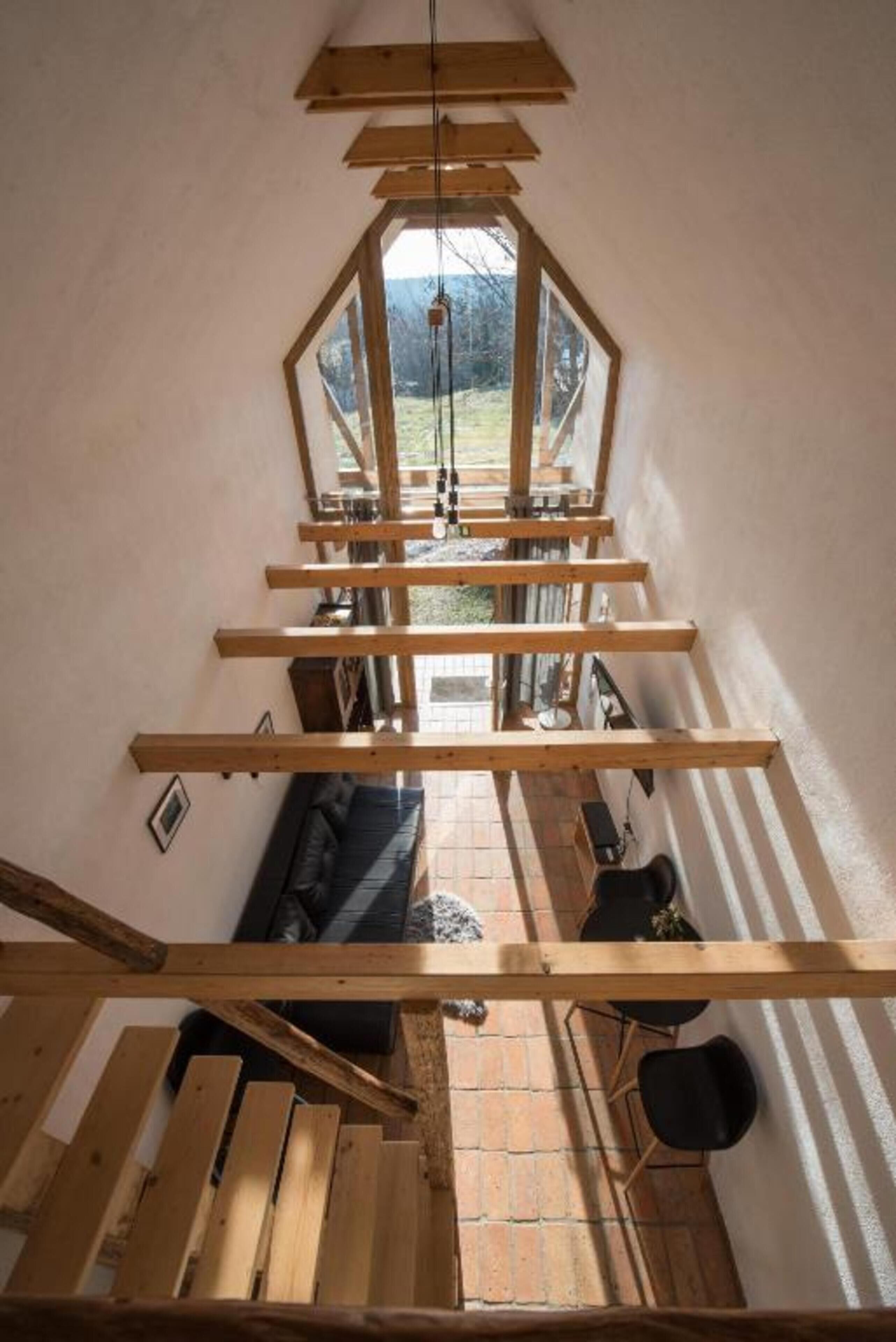 ロマンティック  ハウス | リビング エリア | 暖炉