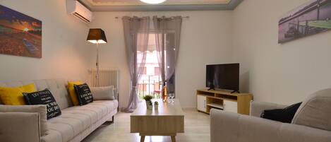 Apartment, 2 Bedrooms, Balcony | Living room