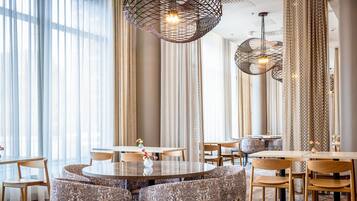 Petit déjeuner buffet compris tous les jours