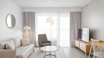 公寓, 1 間臥室 | 客房內保險箱、書桌、筆電工作空間、遮光布/窗簾