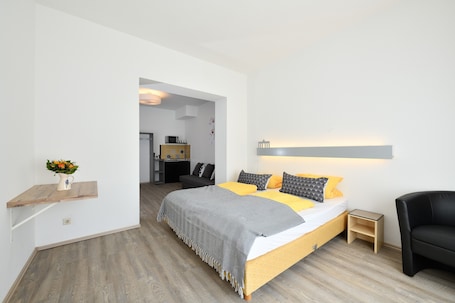 Ford Apartment