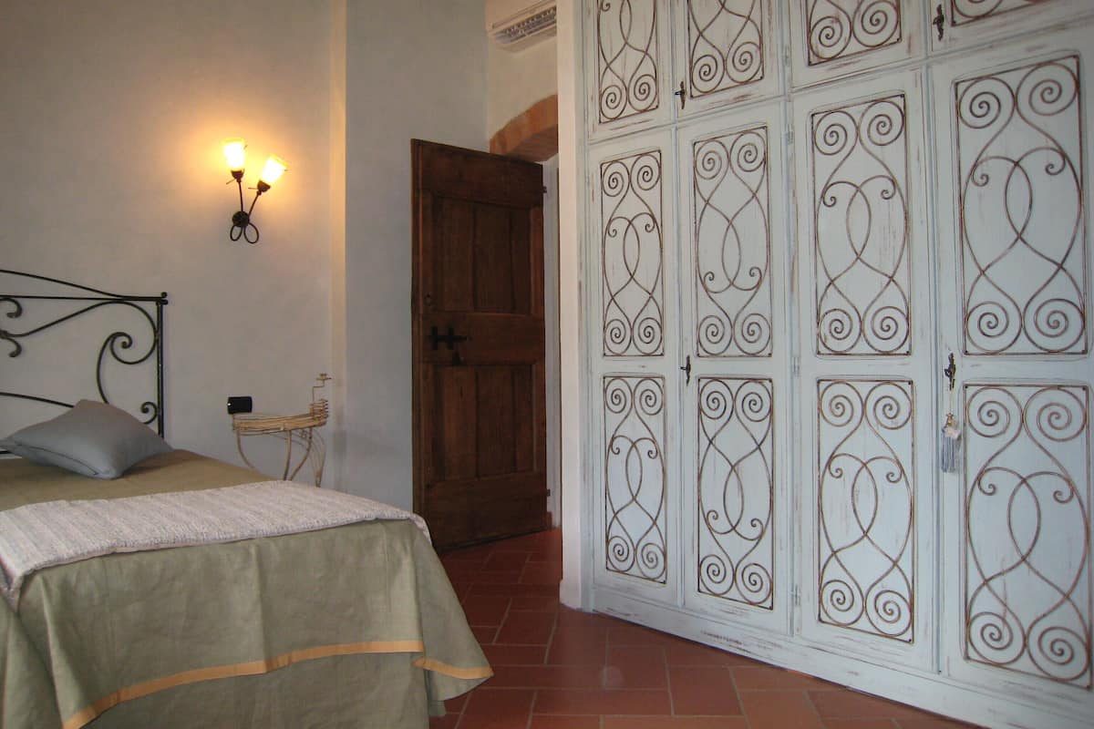 Design Triple Room | 1 bilik tidur, meja, Wi-fi percuma