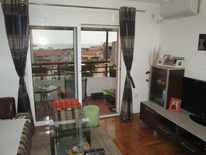Flat-screen TV, DVD player, stereo - Apartment with sea view Apartmant Ana (Budva)