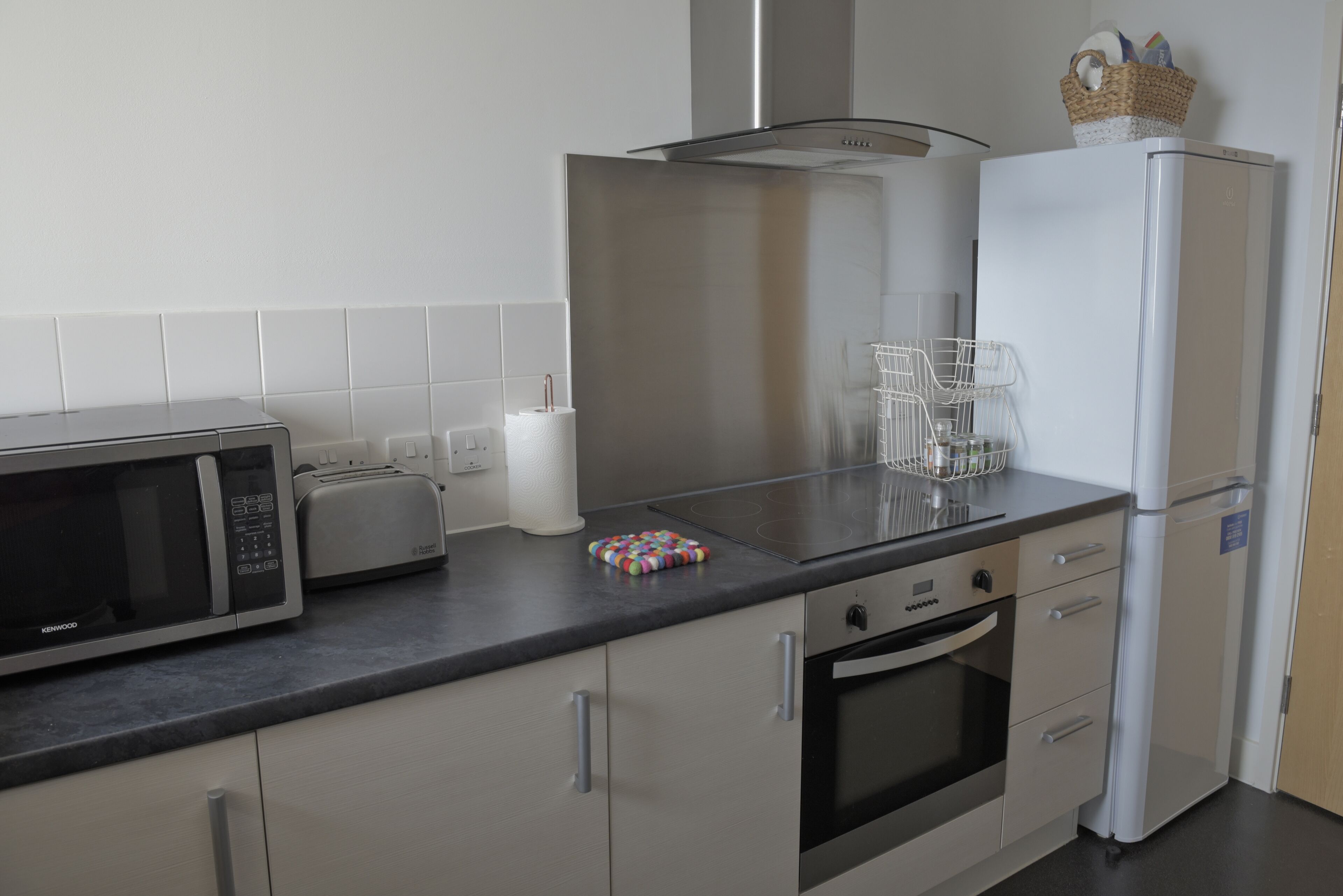 Standard-Apartment, 1 Schlafzimmer | Eigene Küche | Wasserkocher mit Kaffee-/Teezubehör, Kühlschrank, Mikrowelle, Ofen