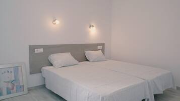 Blackout drapes, free cribs/infant beds, bed sheets