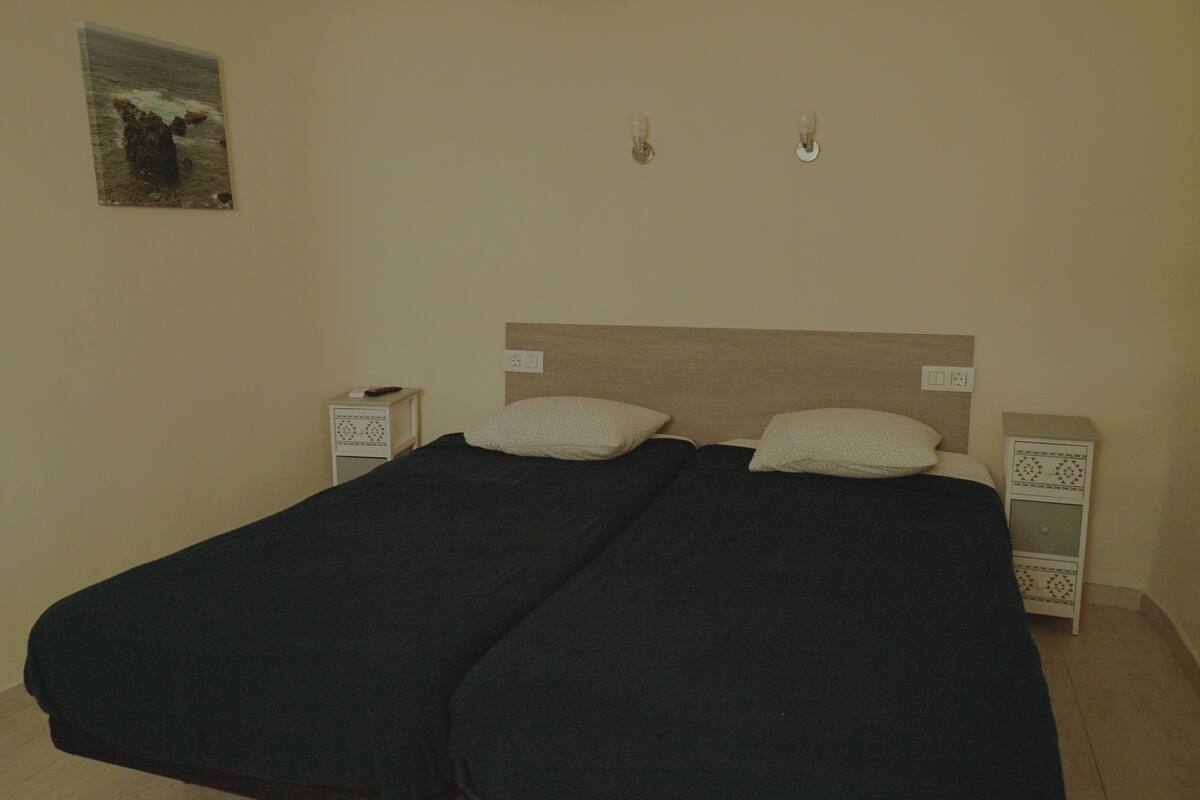 Double or Twin Room, Ground Floor (Ojo De Buey) | Blackout curtains, free cots/infant beds, bed sheets