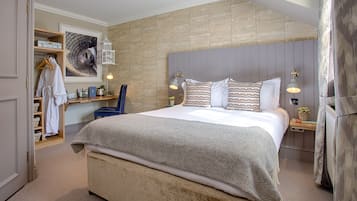 Deluxe Double Room | Desk, iron/ironing board, free WiFi, bed sheets