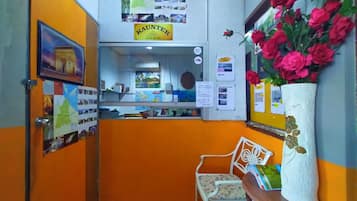 Quầy tiếp tân