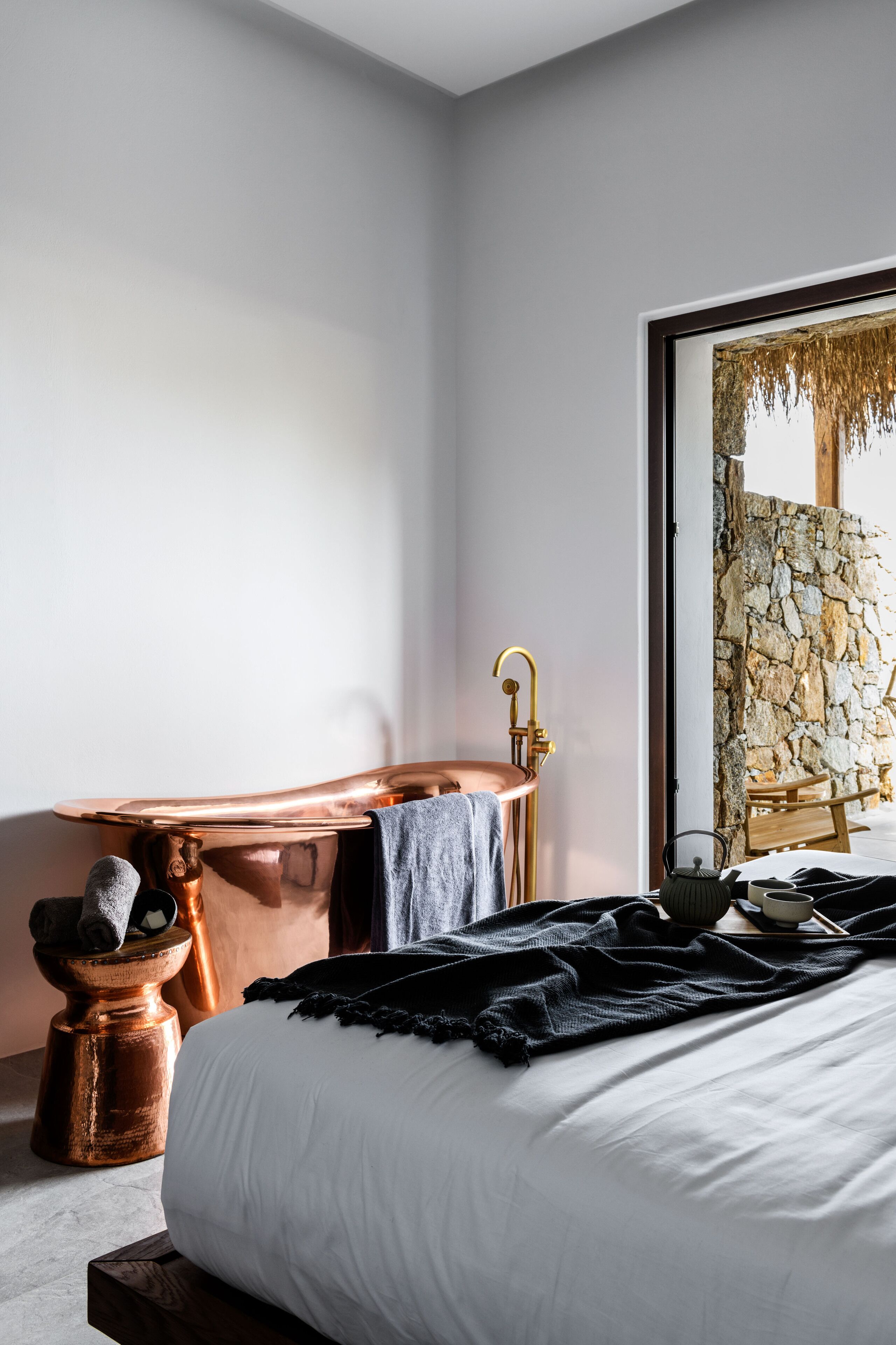 Honeymoon Suite with sea view and private pool | Deep-soaking bathtub