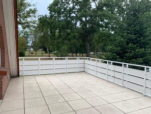 Family House | Terrace/patio - X Ferienhaus am See in Neustadt-Glewe (Neustadt-Glewe)