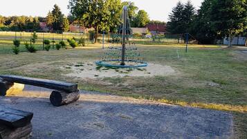 Außen-Kinderspielplatz