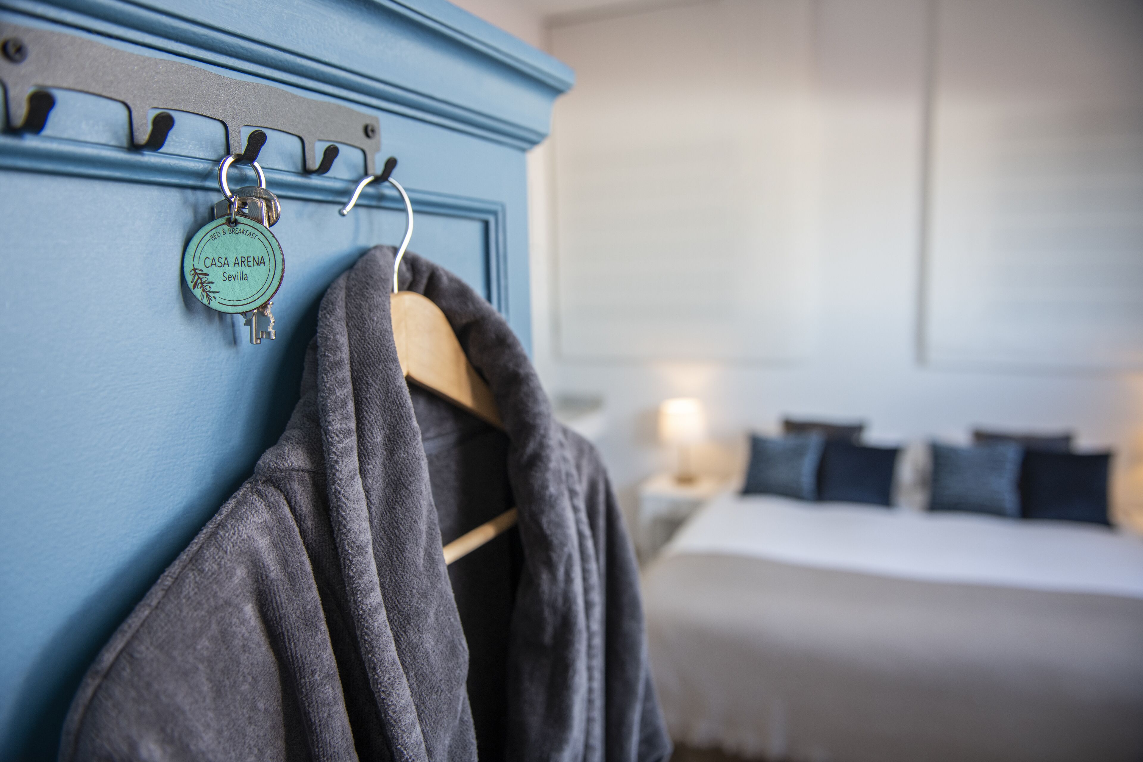 Deluxe Room, 1 King Bed | In-room safe, blackout drapes, soundproofing, free WiFi