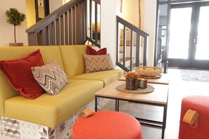 ロビー応接スペース