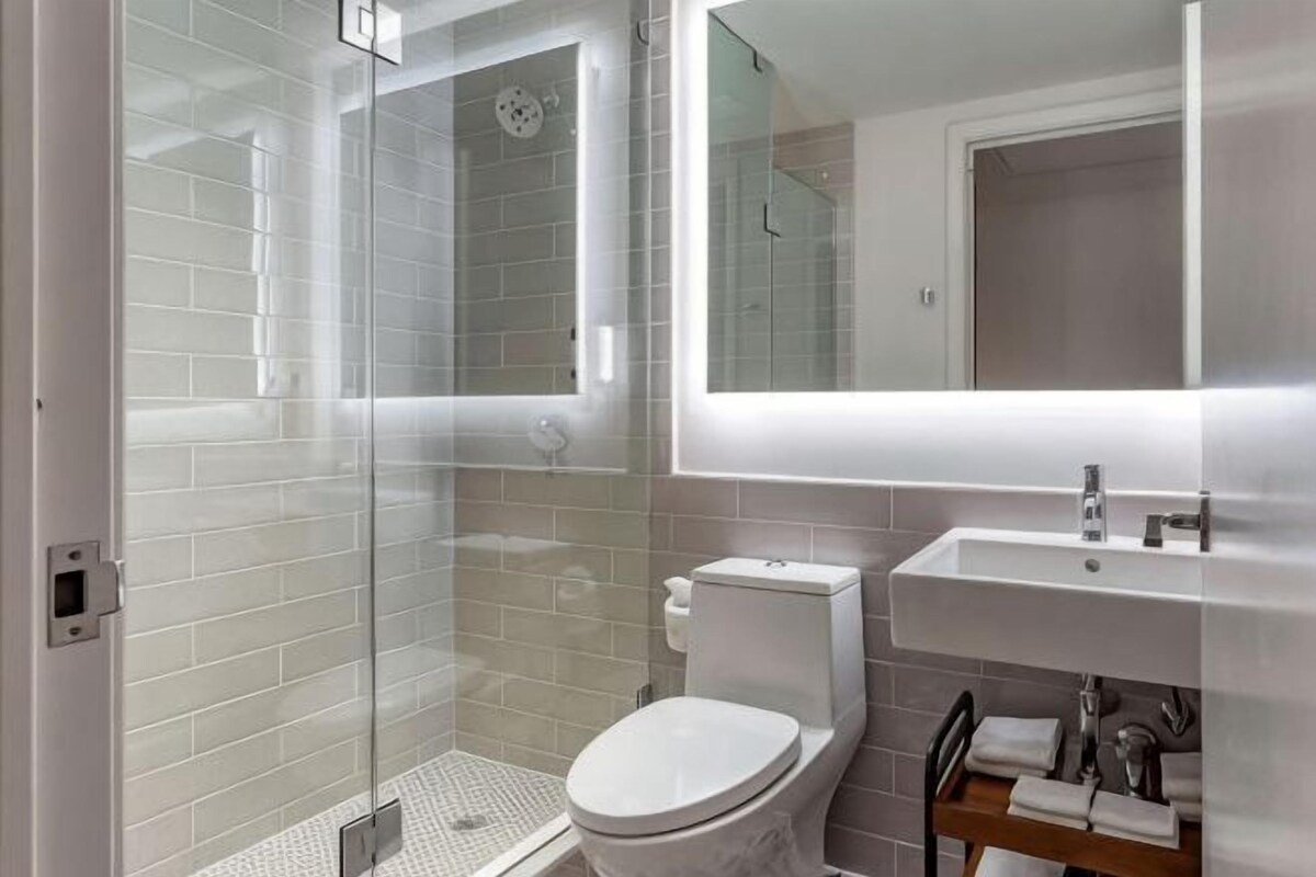 Salle de bain | Articles de toilette de luxe, sèche-cheveux, serviettes fournies, savon
