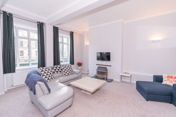 Televisie, boeken en een stereo